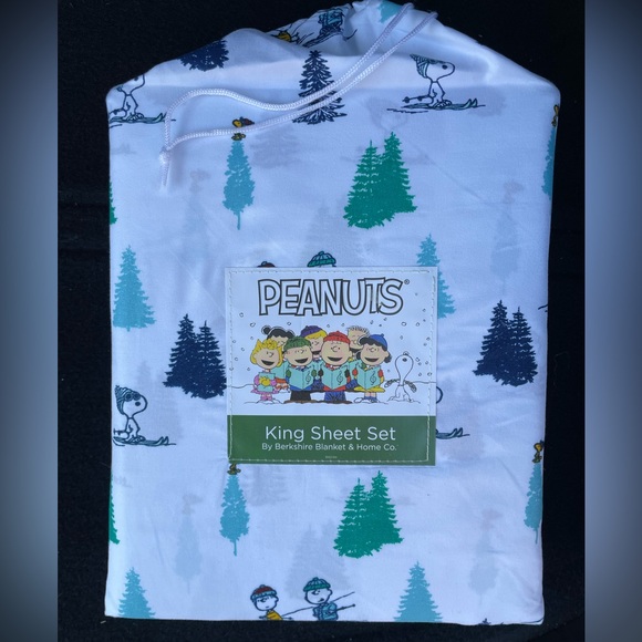 Peanuts Snoopy Skiing Christmas Winter King Sheet Set 4PC